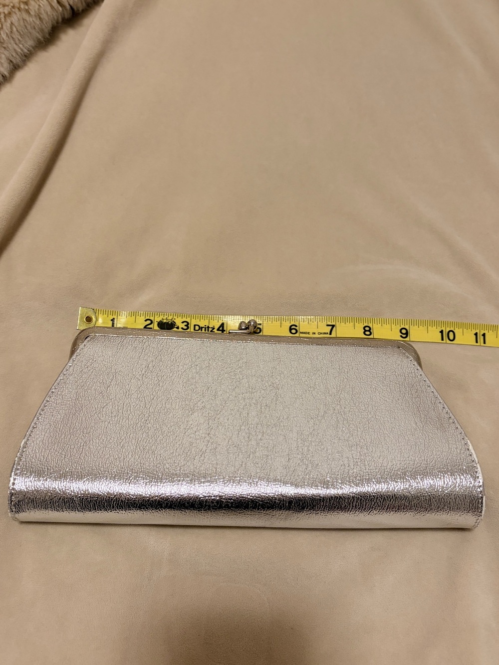 Vintage Silver Metallic 1950s Patent Leather Clutch Bag - Picture 7 of 11